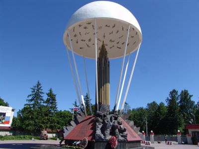 Памятник 6 роте. Фото love.moyareklama.ru Памятник 6 роте. Фото love.moyareklama.ru